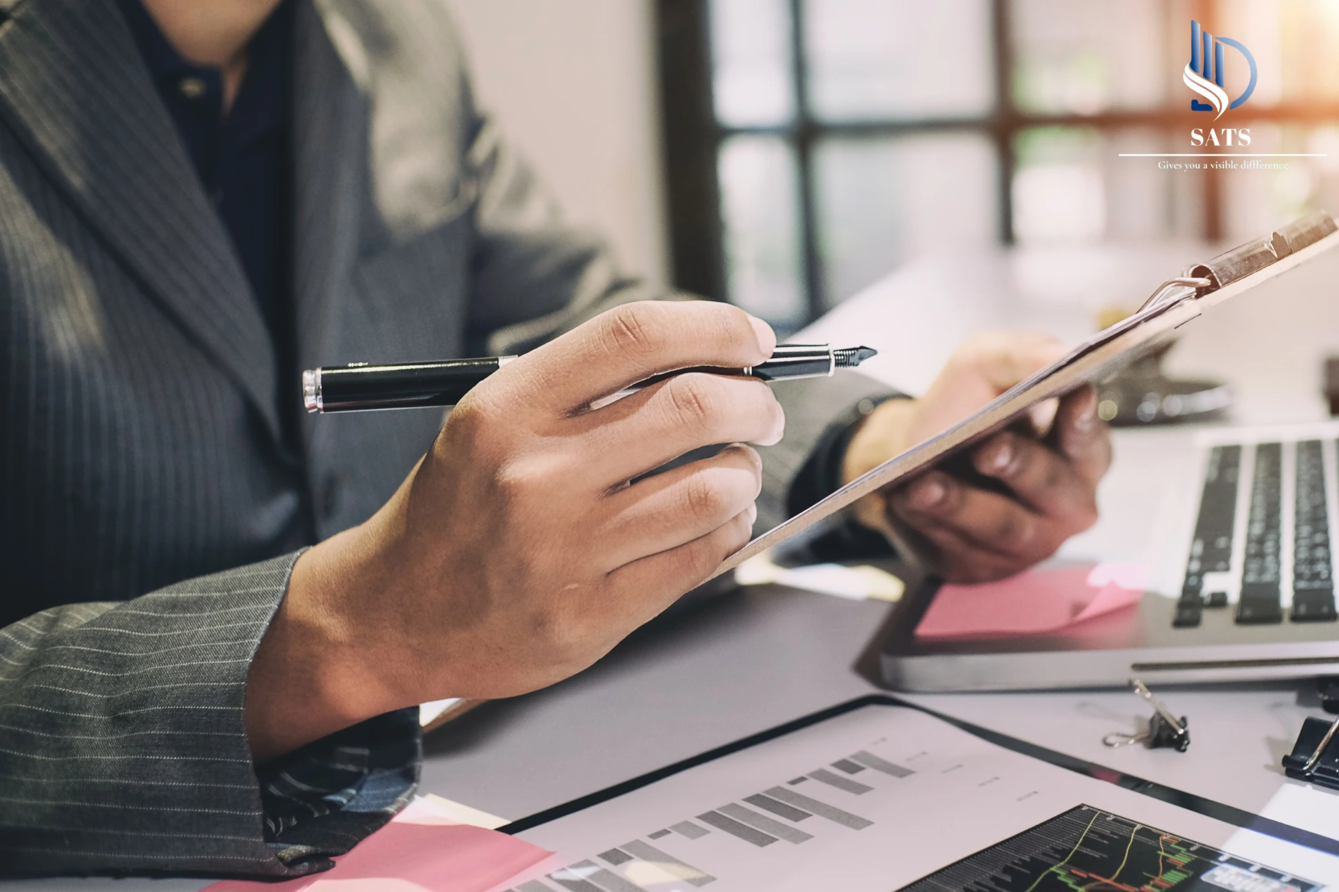 Why Outsourcing Bookkeeping Makes Sense for Small Businesses